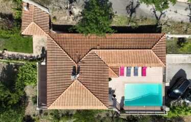 ASPREMONT : Villa 6 Pièces 200M²  – Vue Mer A Vendre – 4 chambres – piscine – Terrain 4000M²